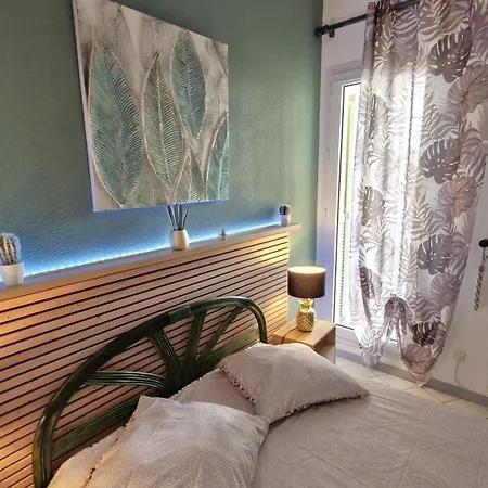 Sur - Quartier Pontaillac - - Piscine Collective Vaux-sur-Mer